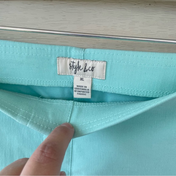 Style & Co Pull On Mid Rise Stretch Capri Pants in Aqua Size XL - Picture 3 of 10